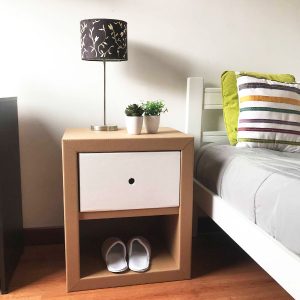 Mesa de noche con cajón combinada