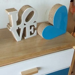 Corpóreos en cartón aglomerado con tapa color